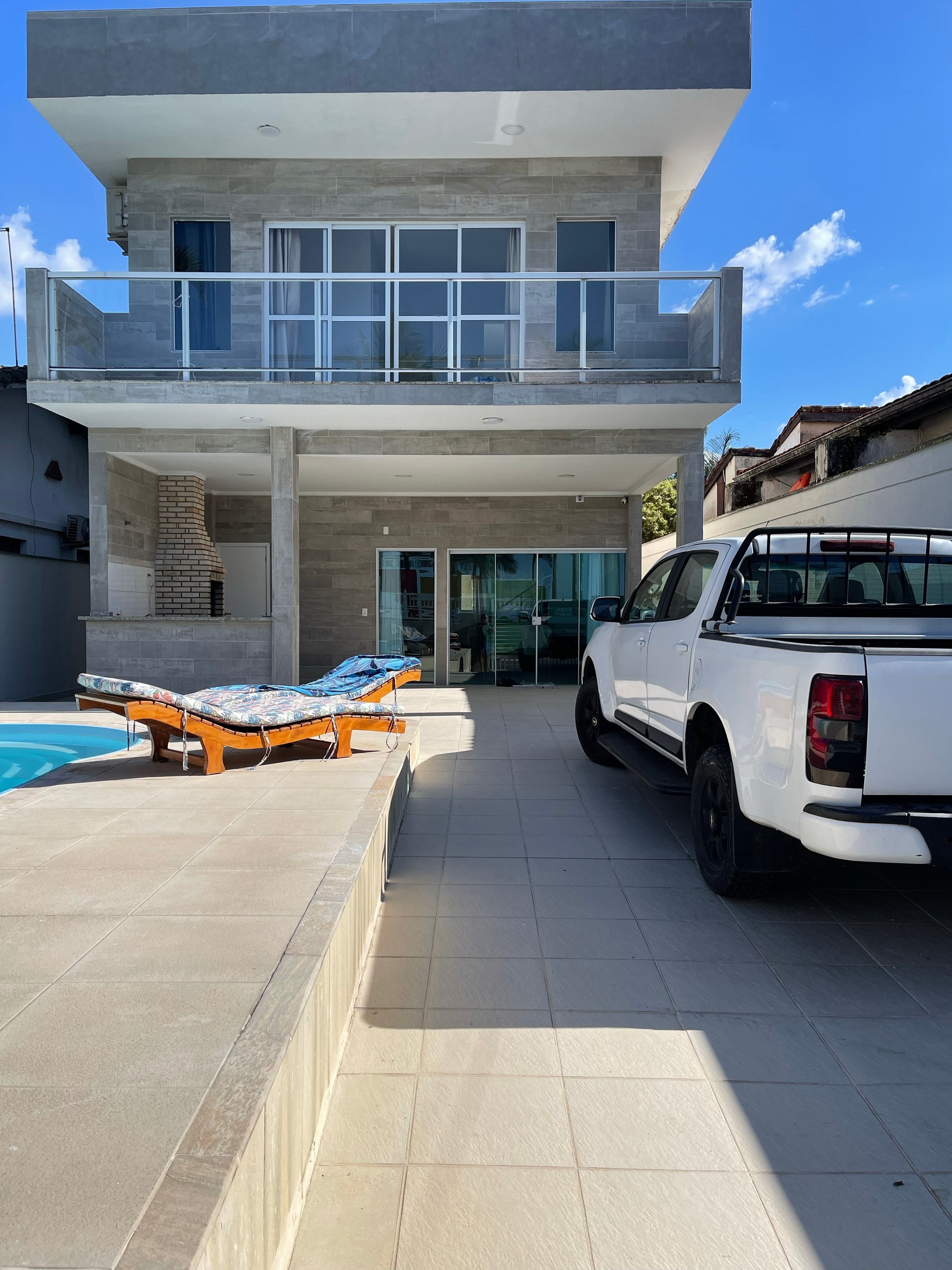Linda Casa Pé na Areia — beachfront property exterior